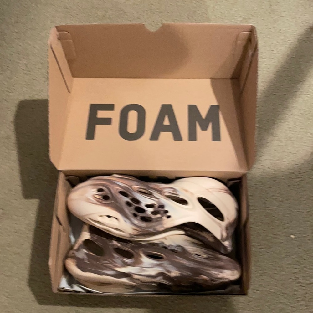 Comfortable rubber shoes